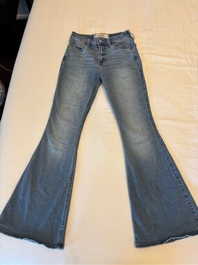 Hollister Light Blue Flare Jeans - High-Rise Wide Leg